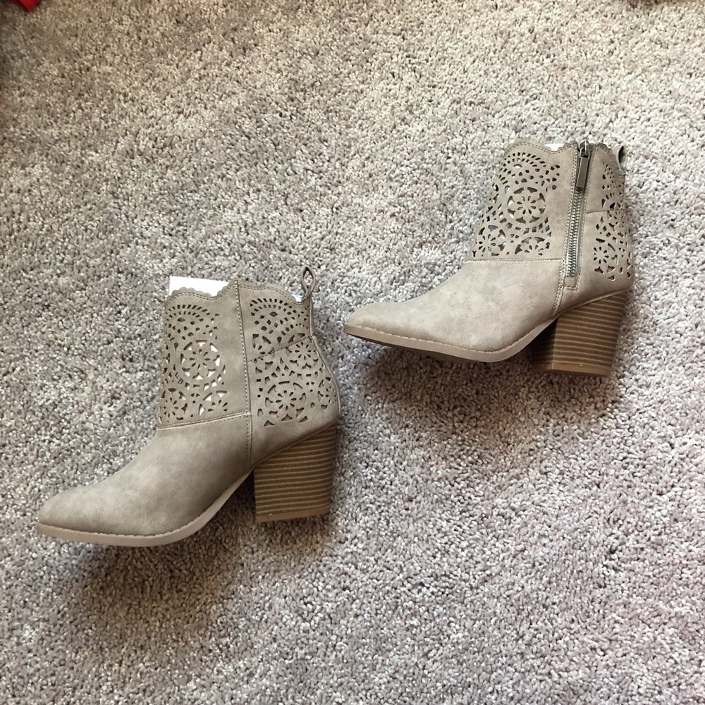 Francesca’s Booties - Picture 3 of 9